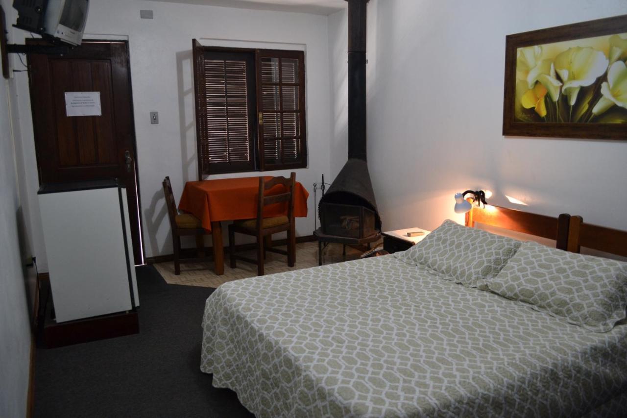 Hotel Pousada Dos Pinheiros 카넬라 외부 사진
