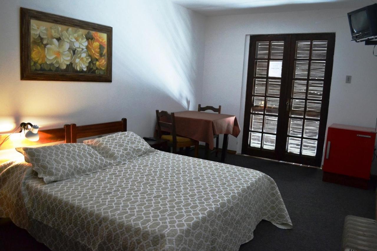 Hotel Pousada Dos Pinheiros 카넬라 외부 사진