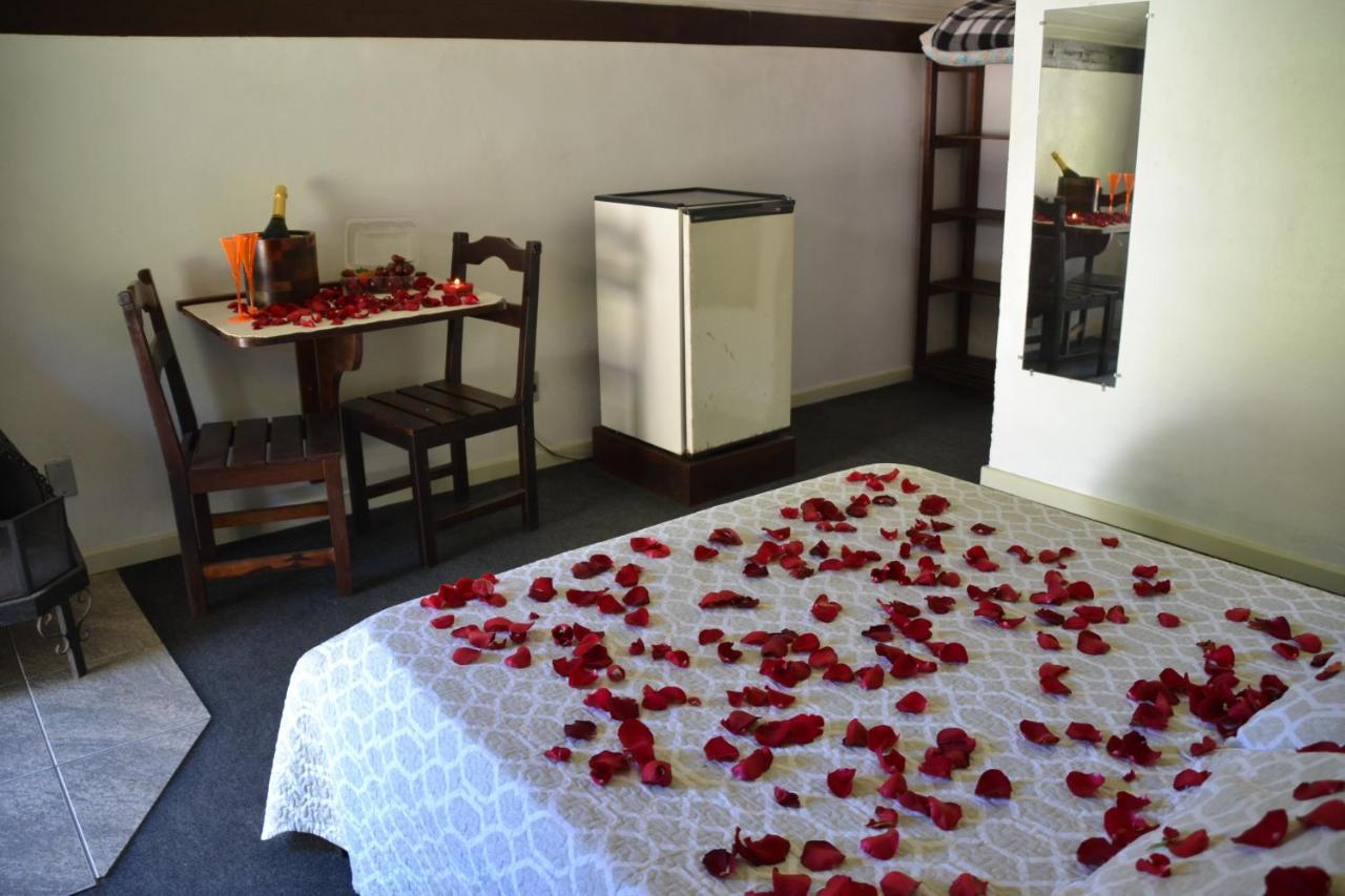 Hotel Pousada Dos Pinheiros 카넬라 외부 사진